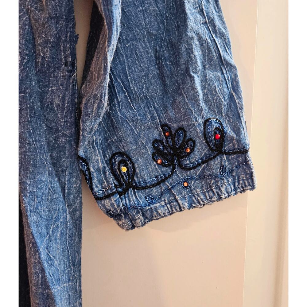 Women's Shoe Sock Denim Embroidered V Neck Shirt Or Dress Size Small - Picture 3 of 9